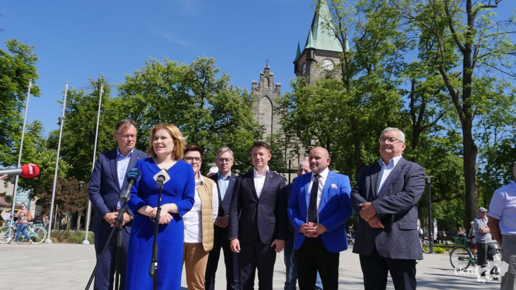 Beata Szydło na rynku w Końskich [wideo, zdjęcia]