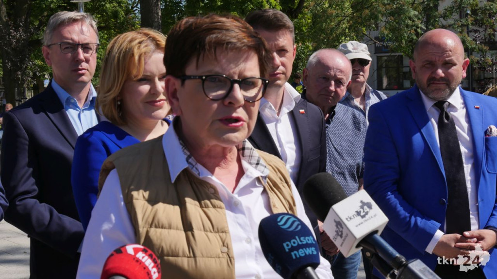Beata Szydło na rynku w Końskich [wideo, zdjęcia]