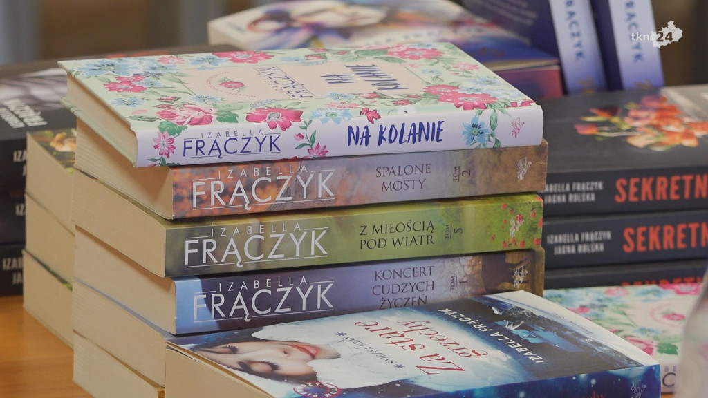 Radoszyce: Spotkanie z pisarką Izabellą Frączyk. Zobaczcie fragmenty [wideo, zdjęcia]