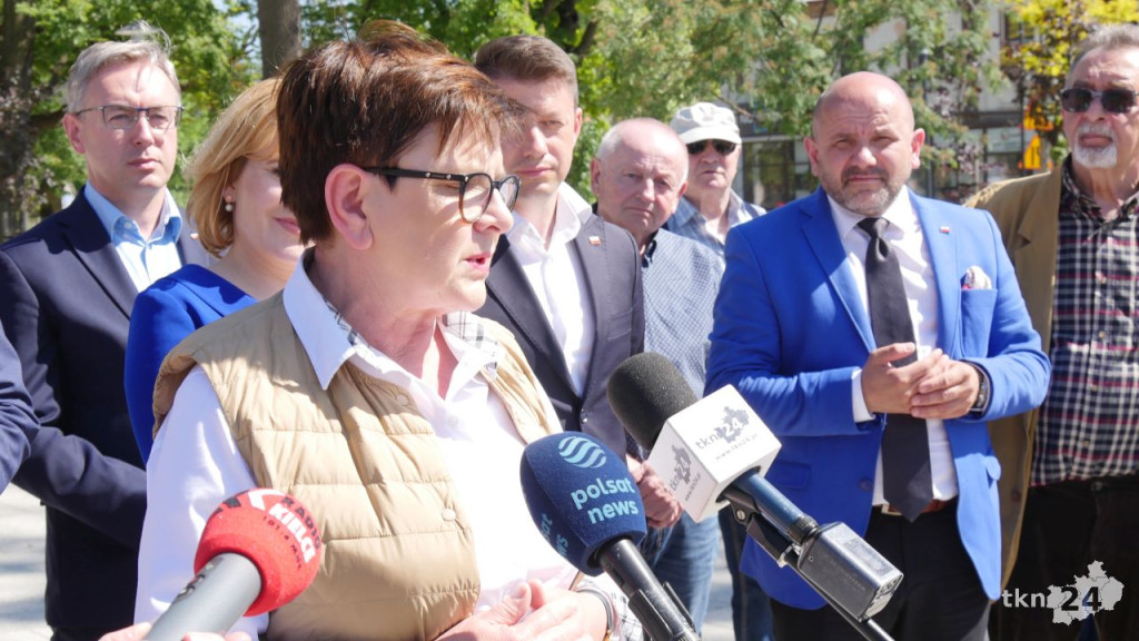 Beata Szydło na rynku w Końskich [wideo, zdjęcia]