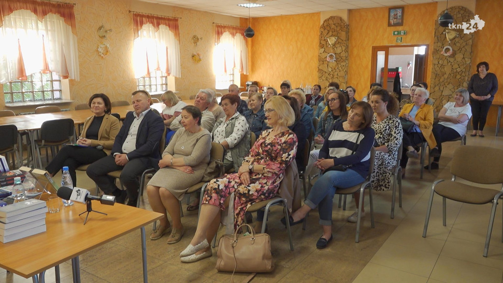 Radoszyce: Spotkanie z pisarką Izabellą Frączyk. Zobaczcie fragmenty [wideo, zdjęcia]