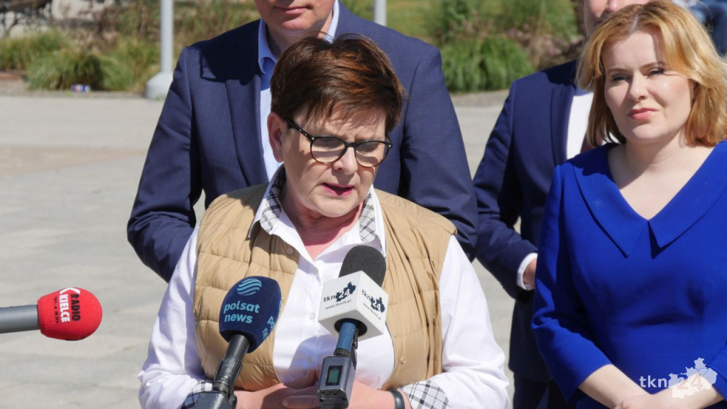 Beata Szydło na rynku w Końskich [wideo, zdjęcia]