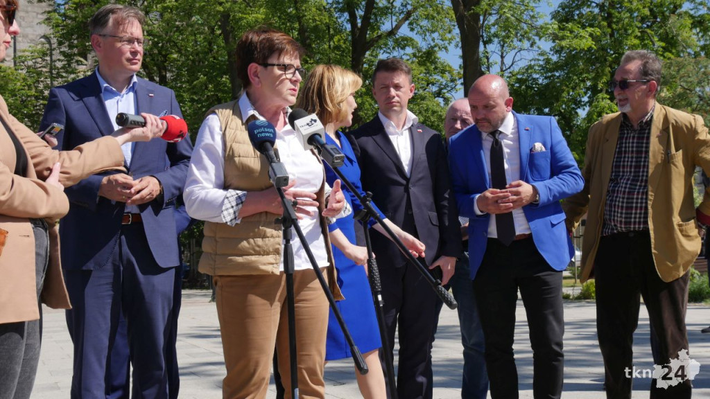 Beata Szydło na rynku w Końskich [wideo, zdjęcia]
