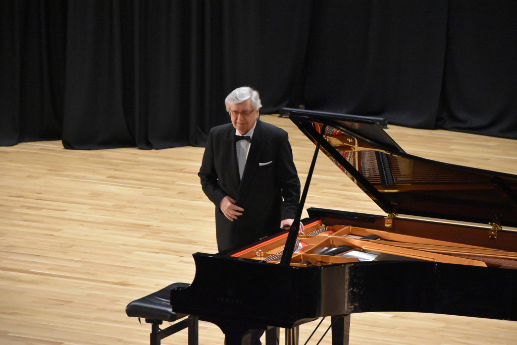 Recital chopinowski wybrzmiał w Koneckim Centrum Kultury [zdjęcia]