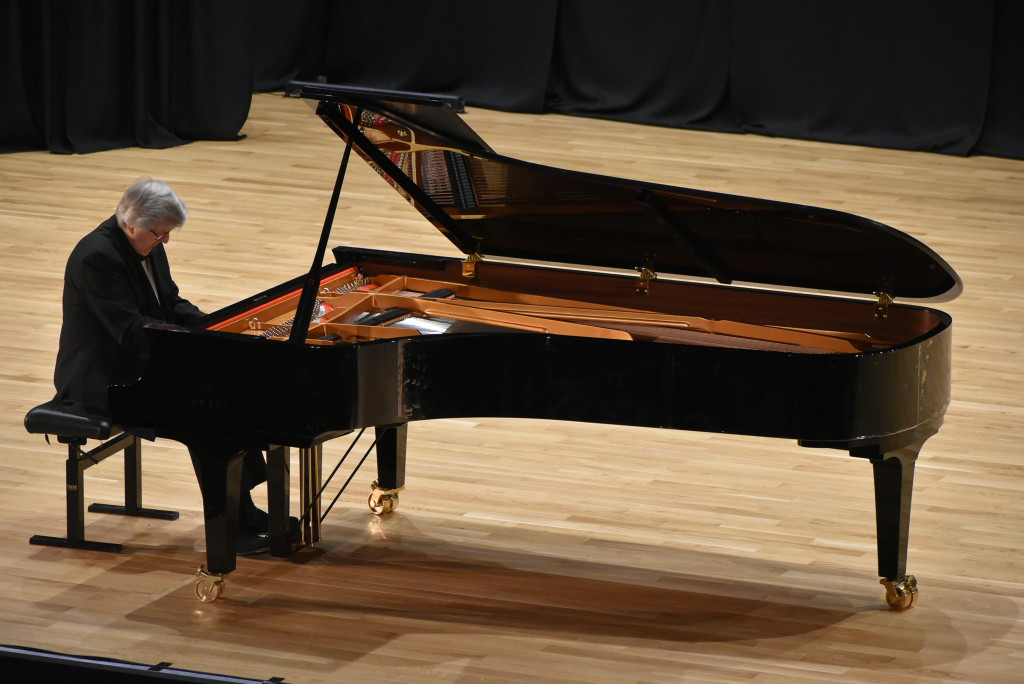 Recital chopinowski wybrzmiał w Koneckim Centrum Kultury [zdjęcia]