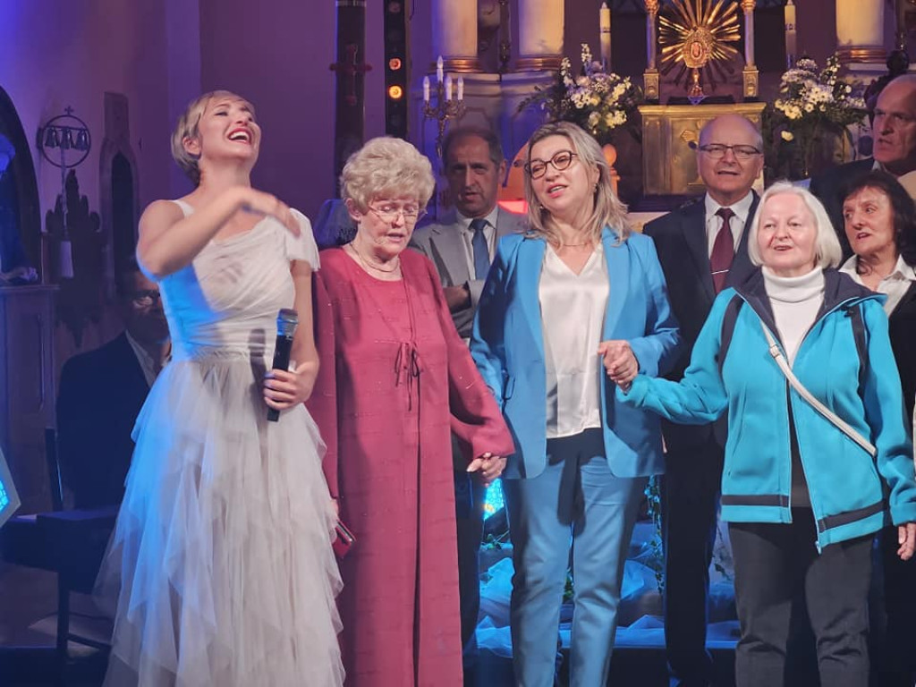 Magda Steczkowska dała koncert w parafii św. Mikołaja w Końskich [wideo, zdjęcia]