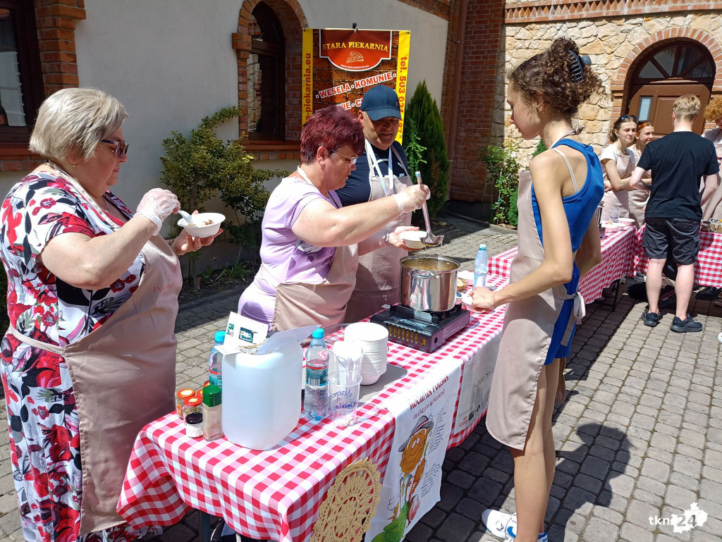 Barszcz chrzanowy najsmaczniejszy na Festiwalu Zup w Niekłaniu [wideo, zdjęcia]