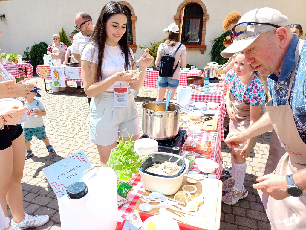 Barszcz chrzanowy najsmaczniejszy na Festiwalu Zup w Niekłaniu [wideo, zdjęcia]