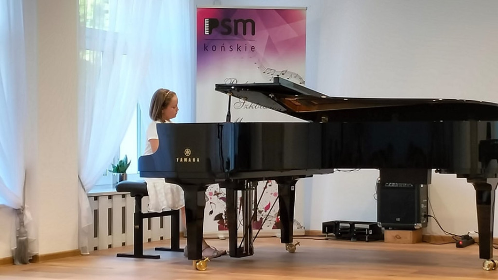 Zagrali dla mamy i taty. Piękny koncert w Szkole Muzycznej [wideo, zdjęcia]