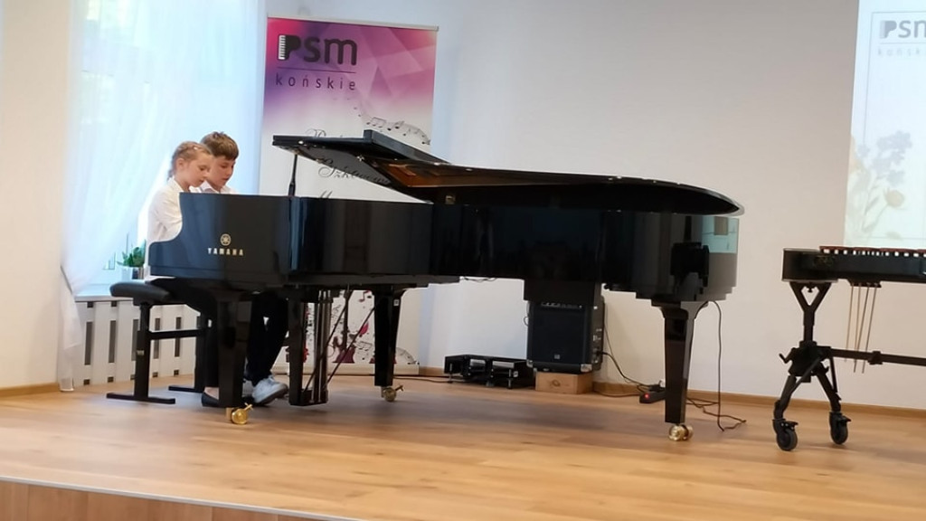 Zagrali dla mamy i taty. Piękny koncert w Szkole Muzycznej [wideo, zdjęcia]