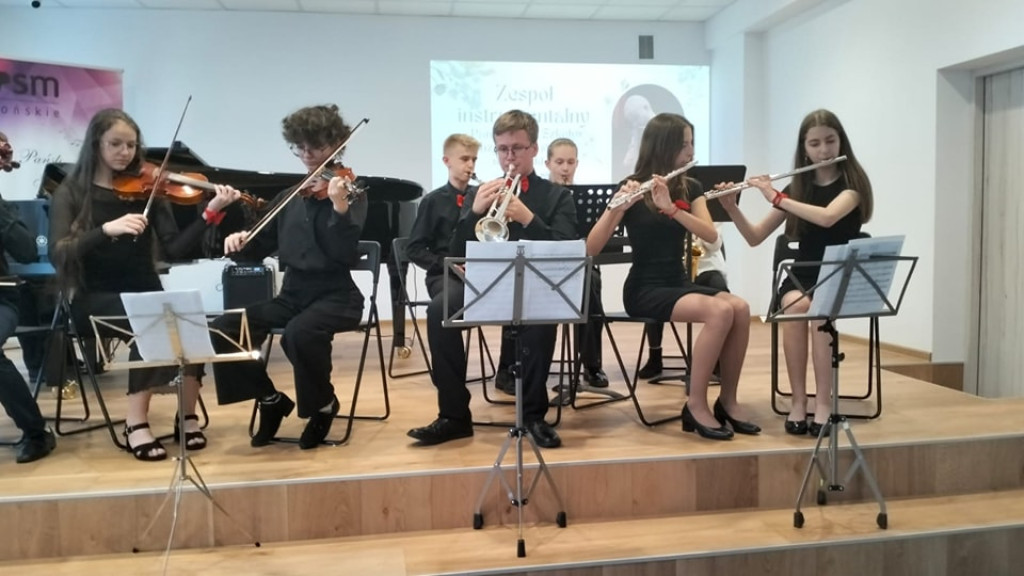 Zagrali dla mamy i taty. Piękny koncert w Szkole Muzycznej [wideo, zdjęcia]