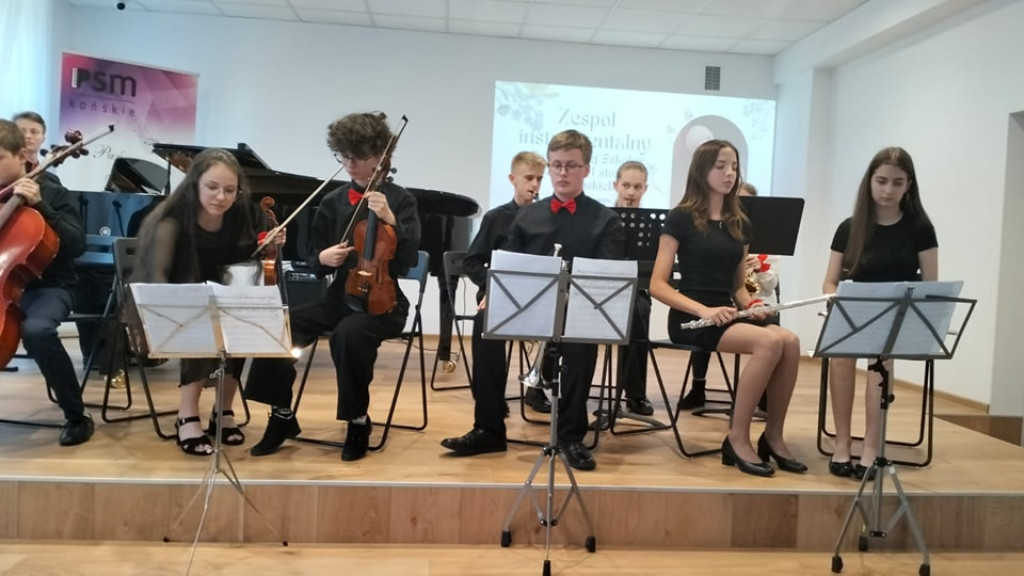 Zagrali dla mamy i taty. Piękny koncert w Szkole Muzycznej [wideo, zdjęcia]