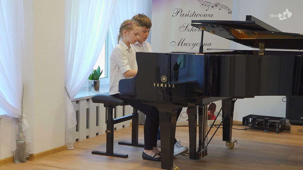 Zagrali dla mamy i taty. Piękny koncert w Szkole Muzycznej [wideo, zdjęcia]