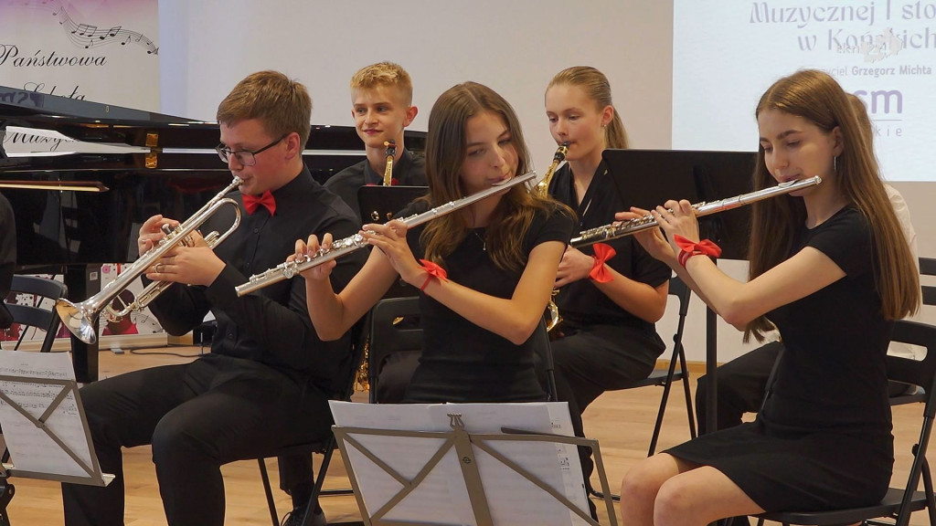 Zagrali dla mamy i taty. Piękny koncert w Szkole Muzycznej [wideo, zdjęcia]