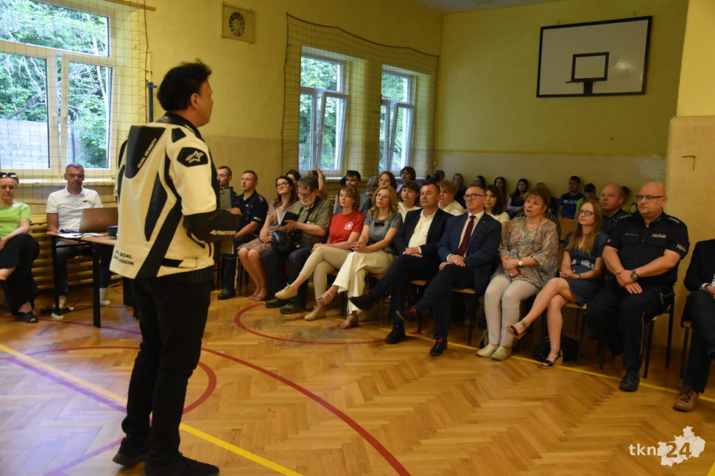 ZSP nr 2 w Końskich prezentuje ósmoklasistom swoją ofertę [wideo, zdjęcia]
