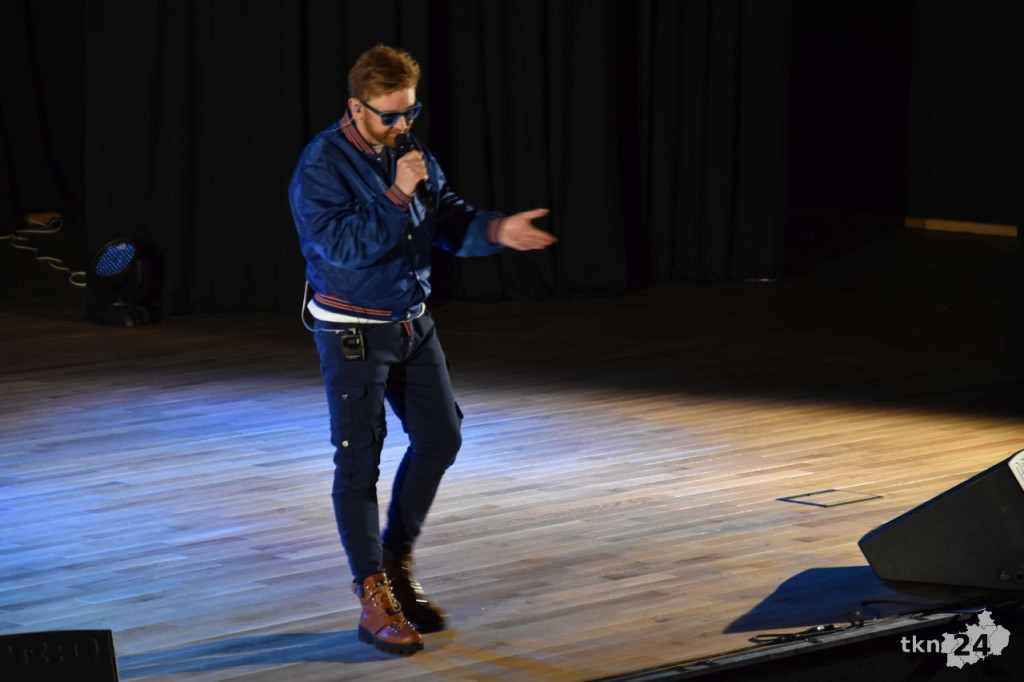 Paweł Stasiak z Papa Dance wystąpił dla mam w Końskich [wideo, zdjęcia]