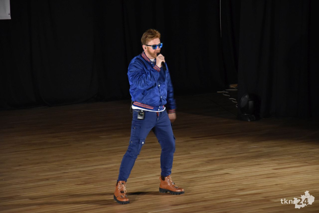 Paweł Stasiak z Papa Dance wystąpił dla mam w Końskich [wideo, zdjęcia]