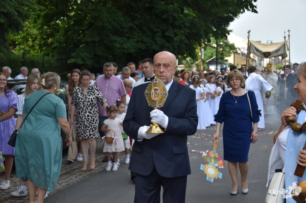 Boże Ciało 2024 w Końskich [wideo, zdjęcia]