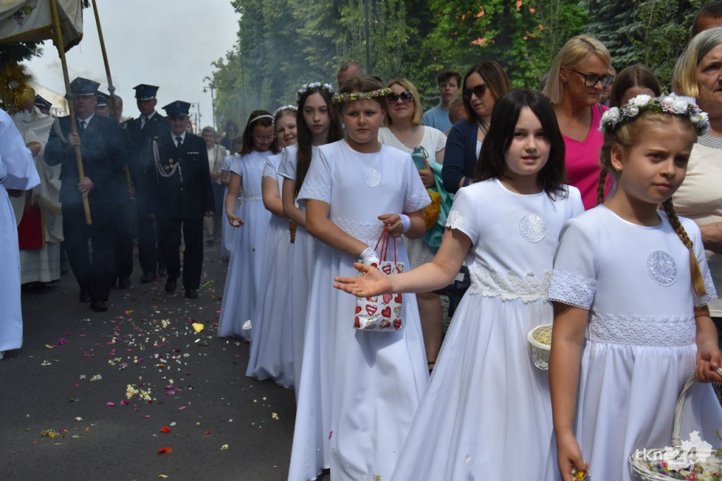 Boże Ciało 2024 w Końskich [wideo, zdjęcia]