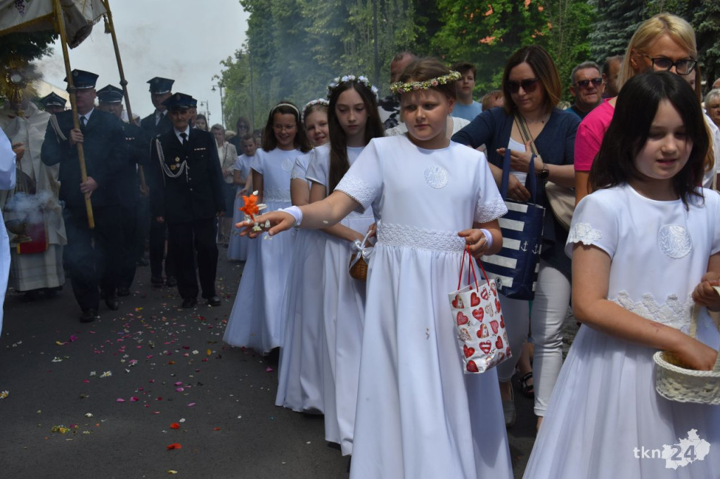 Boże Ciało 2024 w Końskich [wideo, zdjęcia]