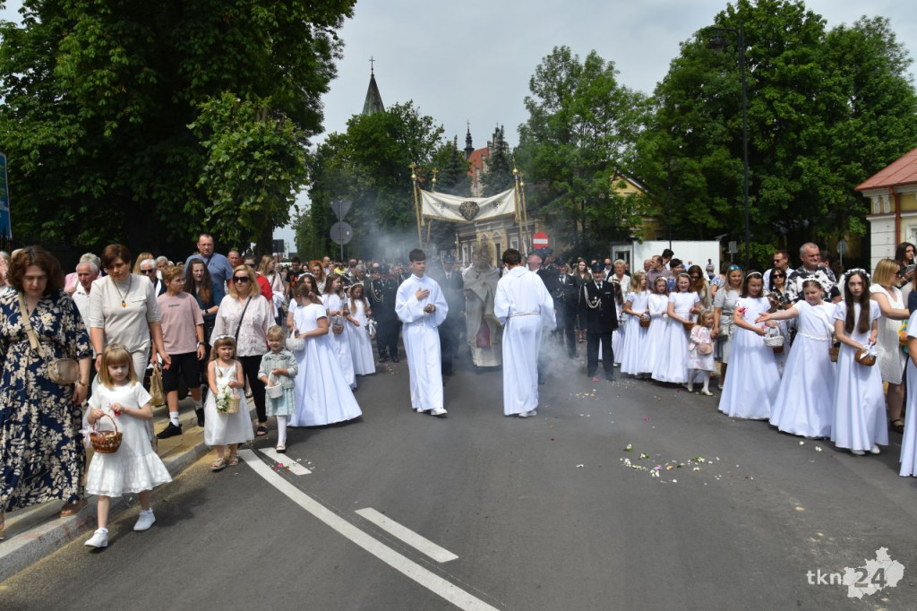 Boże Ciało 2024 w Końskich [wideo, zdjęcia]