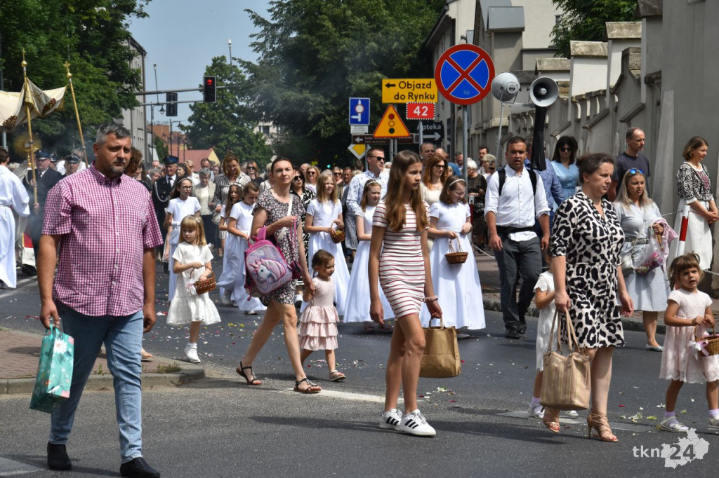 Boże Ciało 2024 w Końskich [wideo, zdjęcia]