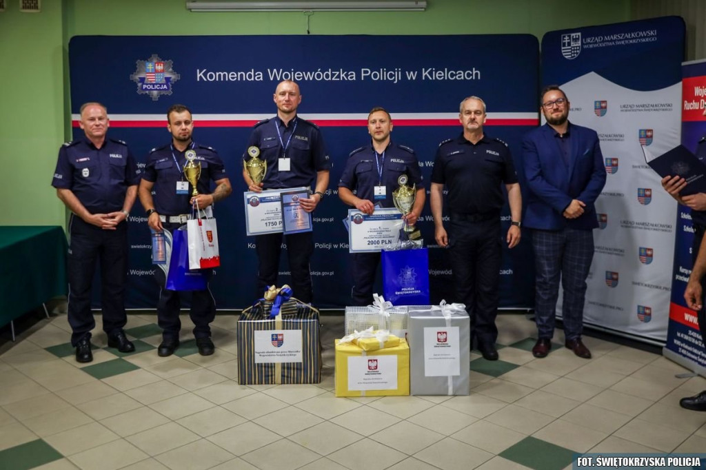 Policjant z Końskich najlepszym w województwie! [zdjęcia]