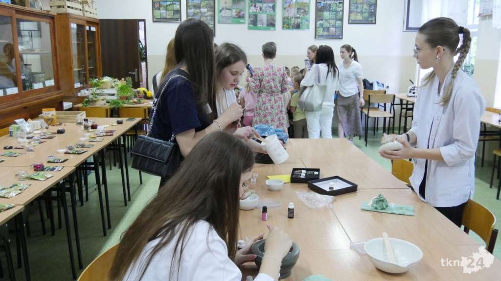 Spacerkiem po Nowym! Dzień otwarty II LO z mnóstwem atrakcji. Poznajcie ofertę tej szkoły  [wideo, zdjęcia]