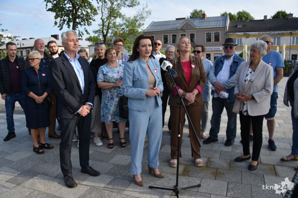 Okła-Drewnowicz i Wilk-Grzywna zachęcały w Końskich do wzięcia udziału w wyborach [wideo, zdjęcia]