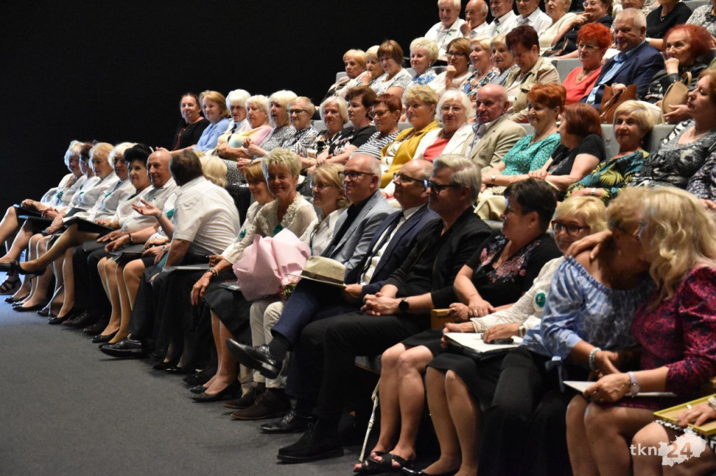 Uniwersytet Trzeciego Wieku w Końskich podsumował rok akademicki 2023/2024 [wideo, zdjęcia]