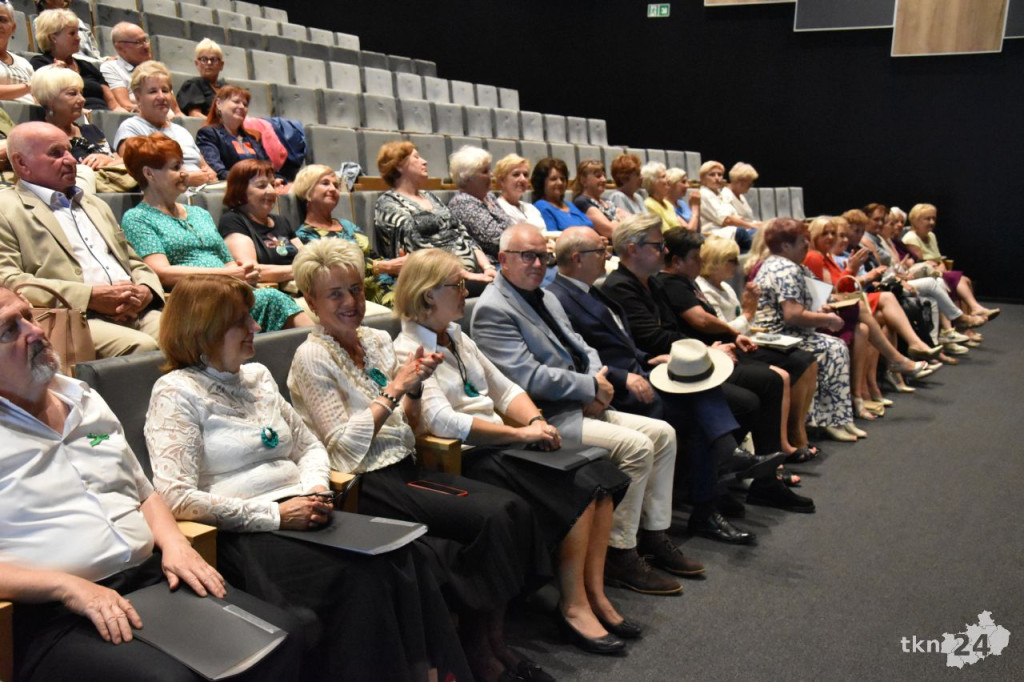 Uniwersytet Trzeciego Wieku w Końskich podsumował rok akademicki 2023/2024 [wideo, zdjęcia]