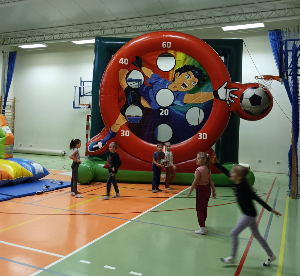Trampoliny eurobungee, dmuchańce i inne atrakcje! Wynajmij na swoją imprezę! [wideo, zdjęcia]