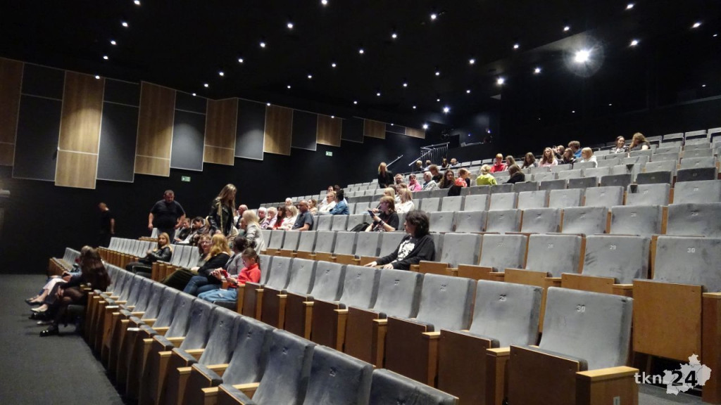 Bogowie Niczego na deskach Koneckiego Centrum Kultury [wideo, zdjęcia]