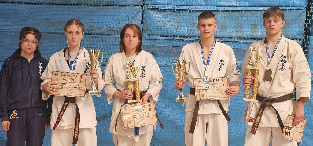 Mocna ekipa konecczan pojedzie na Mistrzostwa Europy w karate! [zdjęcia]