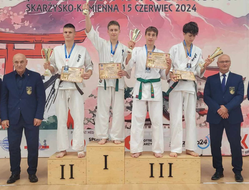 Mocna ekipa konecczan pojedzie na Mistrzostwa Europy w karate! [zdjęcia]