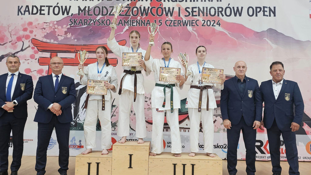 Mocna ekipa konecczan pojedzie na Mistrzostwa Europy w karate! [zdjęcia]