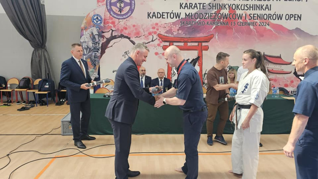 Mocna ekipa konecczan pojedzie na Mistrzostwa Europy w karate! [zdjęcia]