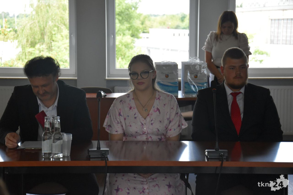 Najzdolniejsi uczniowie w powiecie koneckim otrzymali stypendia [wideo, zdjęcia]