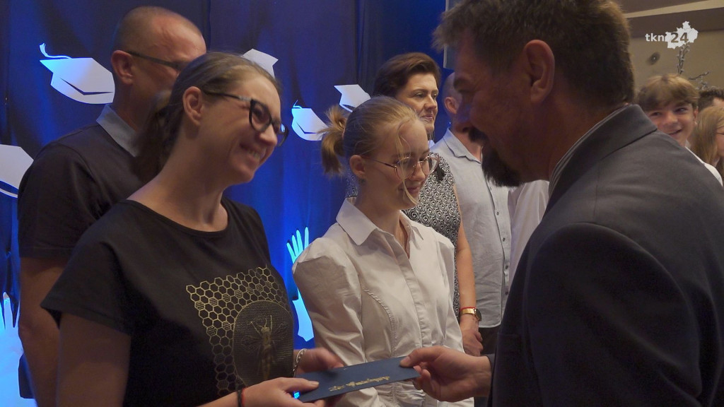 Jedynka pożegnała ósmoklasistów. To była piękna uroczystość [wideo, zdjęcia]