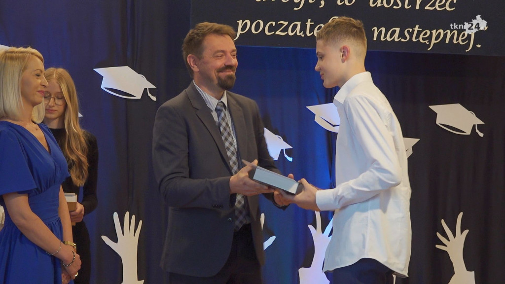 Jedynka pożegnała ósmoklasistów. To była piękna uroczystość [wideo, zdjęcia]