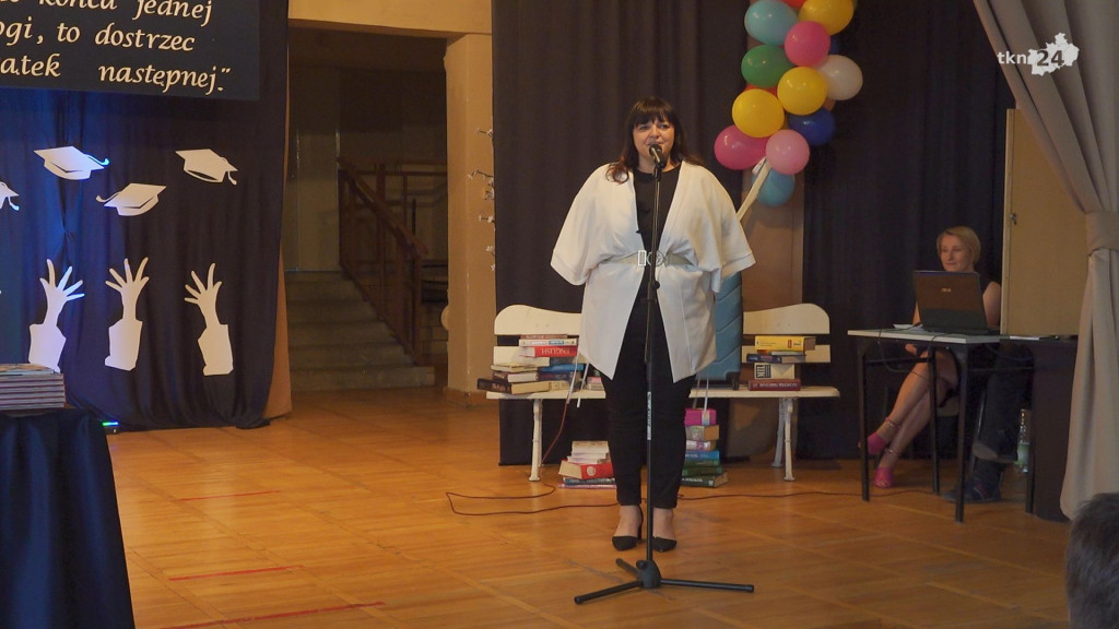 Jedynka pożegnała ósmoklasistów. To była piękna uroczystość [wideo, zdjęcia]