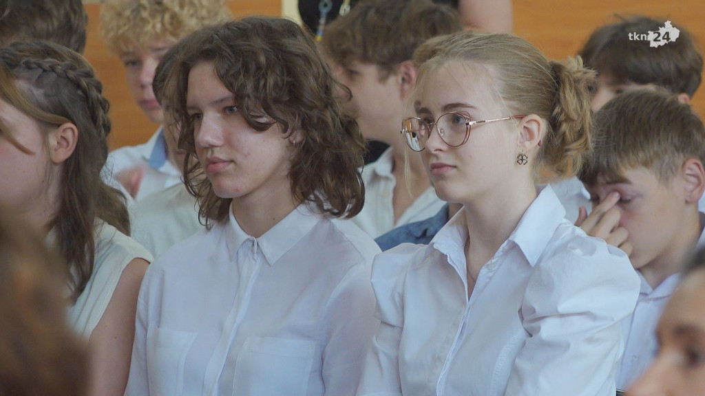 Jedynka pożegnała ósmoklasistów. To była piękna uroczystość [wideo, zdjęcia]
