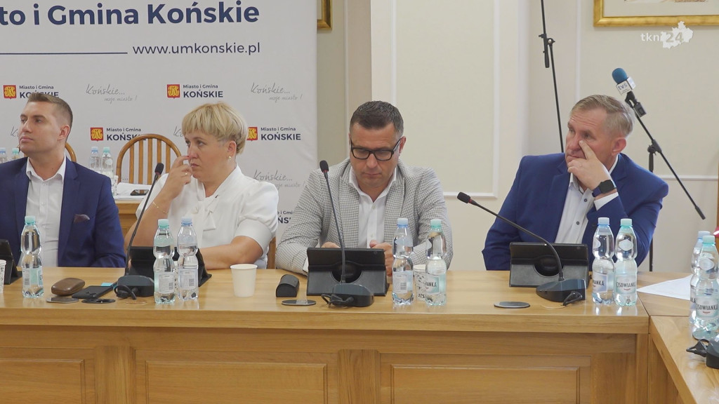 Sesja w Końskich. Obratański odznaczony i z absolutorium [wideo]