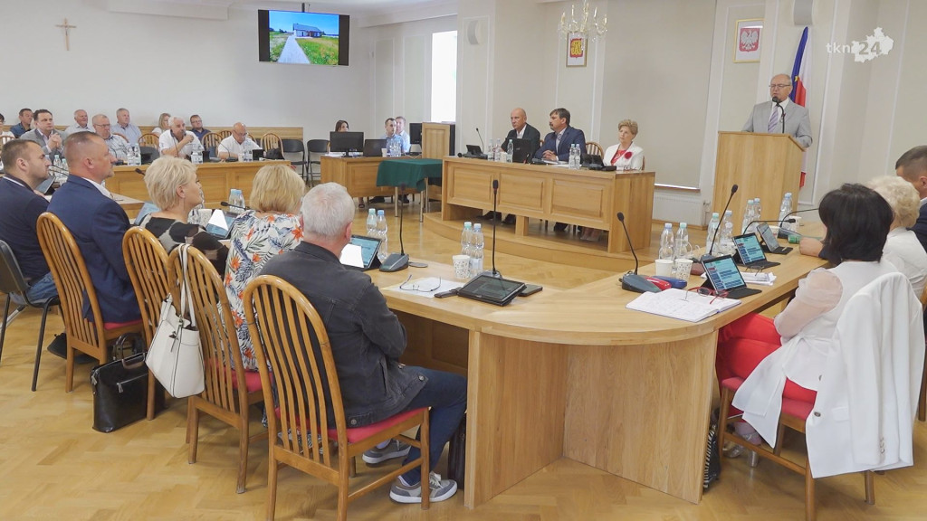 Sesja w Końskich. Obratański odznaczony i z absolutorium [wideo]