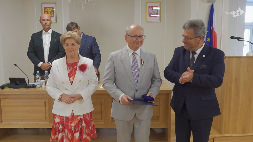 Sesja w Końskich. Obratański odznaczony i z absolutorium [wideo]