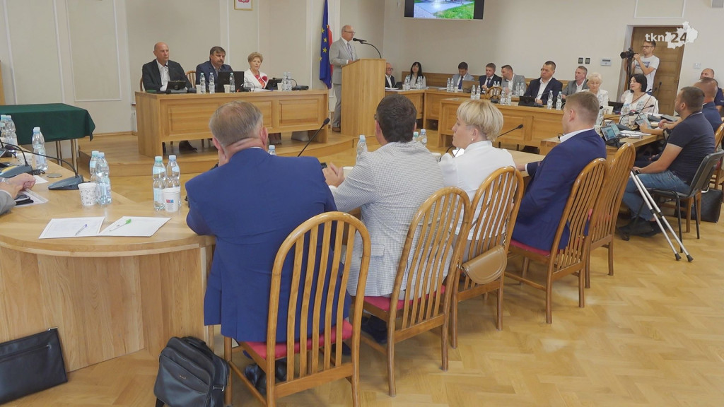 Sesja w Końskich. Obratański odznaczony i z absolutorium [wideo]