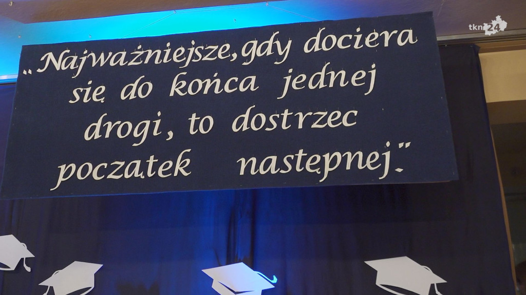 Jedynka pożegnała ósmoklasistów. To była piękna uroczystość [wideo, zdjęcia]