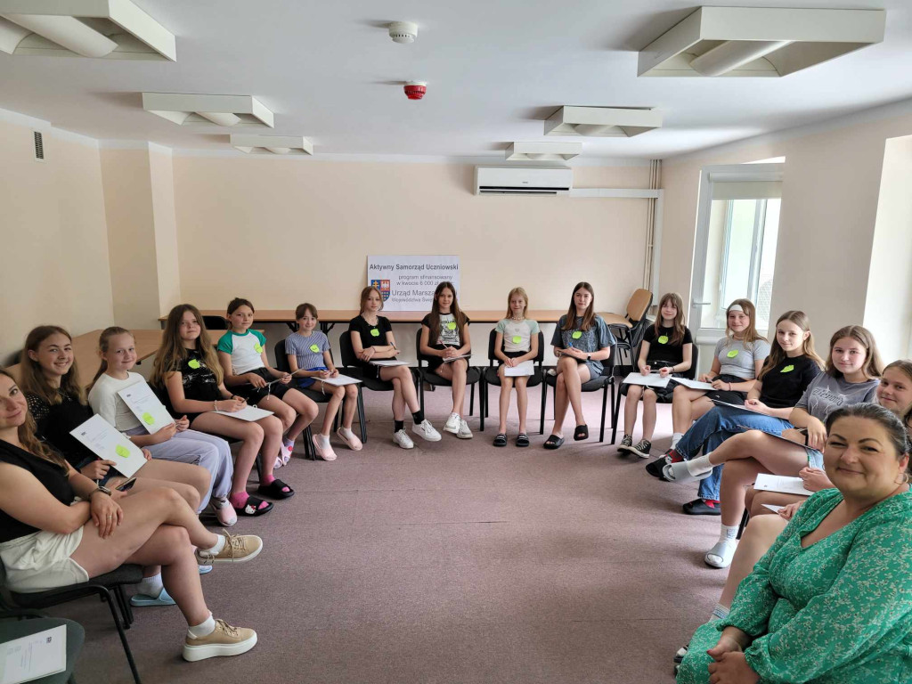 Uczniowie z ZPO w Dziebałtowie edukowali się o działaniach samorządu uczniowskiego [zdjęcia]