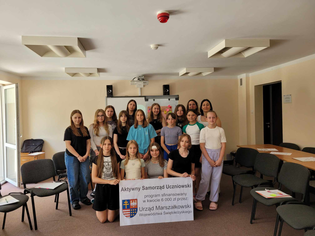 Uczniowie z ZPO w Dziebałtowie edukowali się o działaniach samorządu uczniowskiego [zdjęcia]
