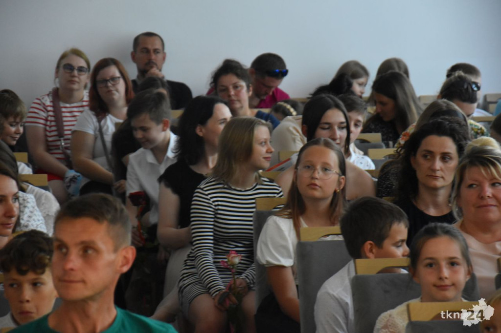 Zakończenie roku szkolnego 2023/2024 w koneckiej szkole muzycznej [wideo, zdjęcia]